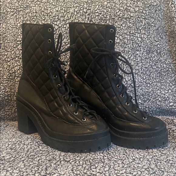 Elegant Black Quilted Lace-Up Boots - Picture 1 of 6